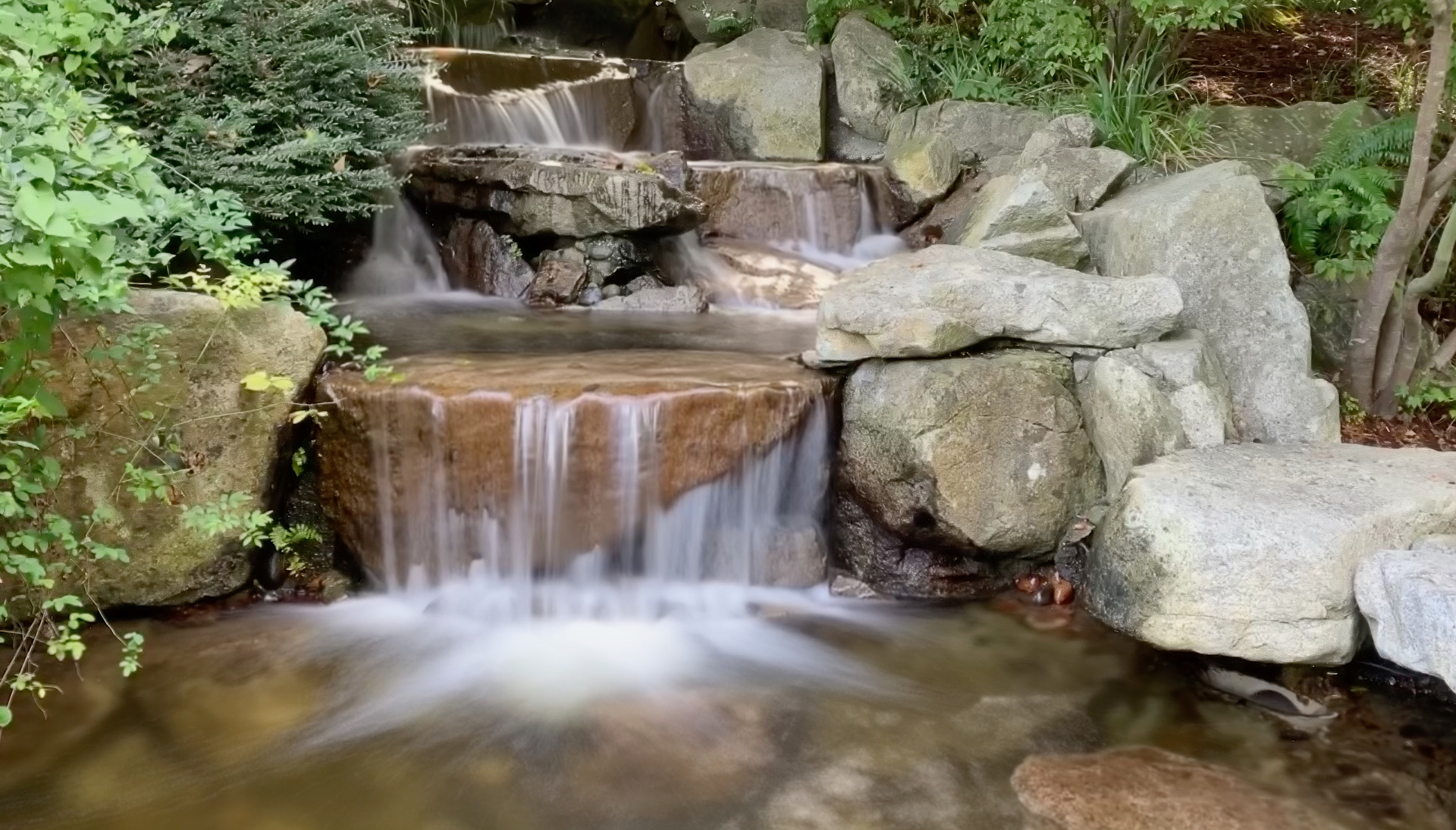 Pano of Waterfall at Cedarbrook Lodge Shot with Live Photo Mode